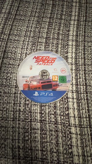 Ps4 Slim 1TB Negra + Mando Dorado + Juegos