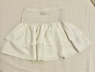 Falda Blanca con Volantes