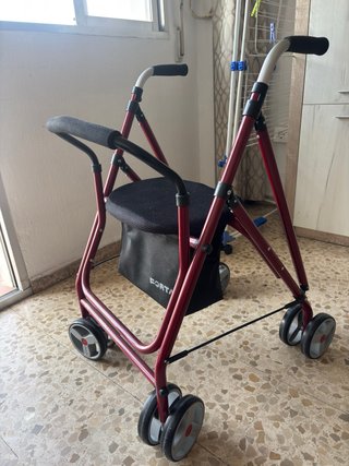 Andador adulto 4 ruedas con asiento