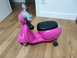 Moto Vespa de Juguete Chicco Rosa