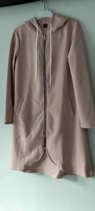 Chaqueta rosa con capucha