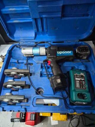 Prensa Multicapa Uponor UP 75