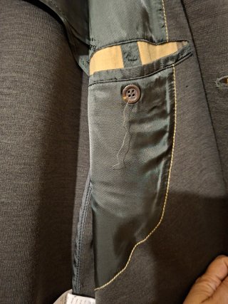 Blaiser color verde oliva, Burberry talla 52