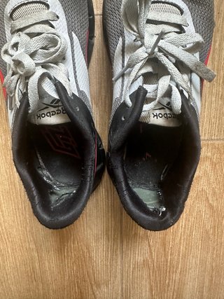 Zapatillas Reebok grsi y Rojas