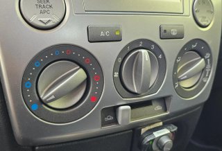 Mazda 2 2005