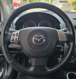 Mazda 2 2005