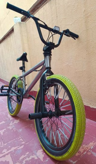Bici BMX B'TWIN DECATHLON WIPE 500