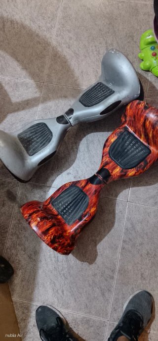 2 Hoverboards: Plateado y Estampado Fuego