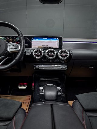 Mercedes-Benz Clase CLA AMG NIGHT