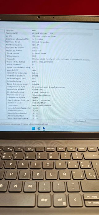 Portátil Dell Vostro 3520