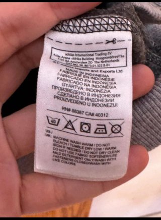 Chaqueta deportiva Adidas gris