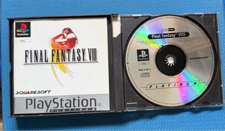 FINAL FANTASY VIII – PS1 – PLATINUM – 4 DISCOS