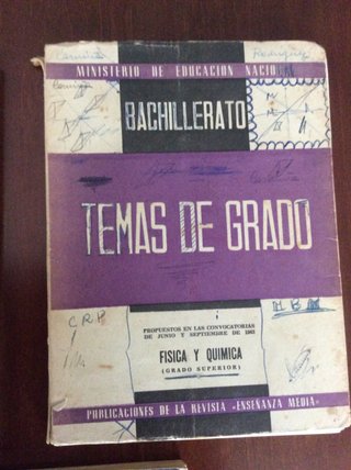 LOTE DE TRES LIBROS DE  TEMAS DE GRADO