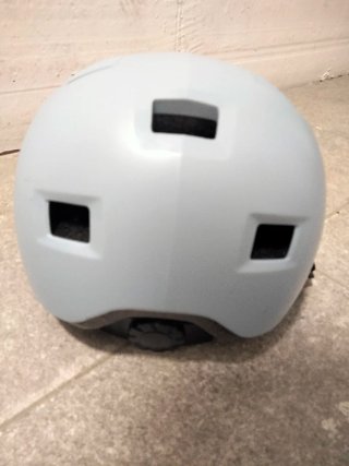 Casco azul claro ajustable