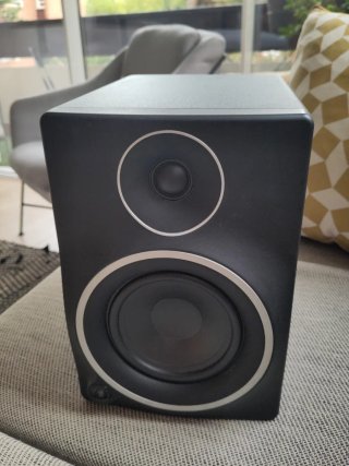 2 Monitores de Estudio Mackie MR5 Mk3