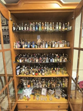 Collezione di Bottiglie Miniatura di Liquore
