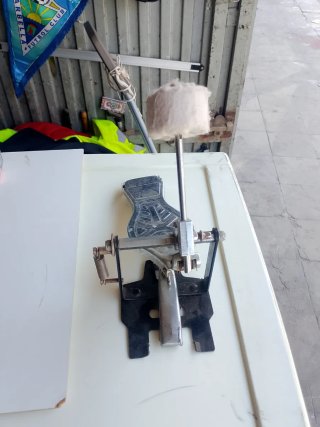 Pedal de bombo para batería
