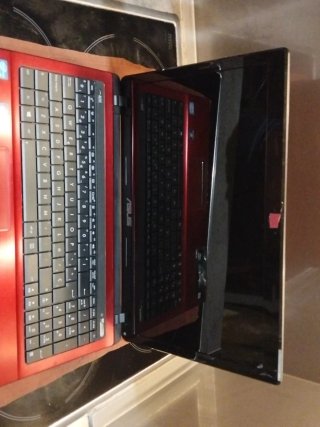Portátil Asus Rojo