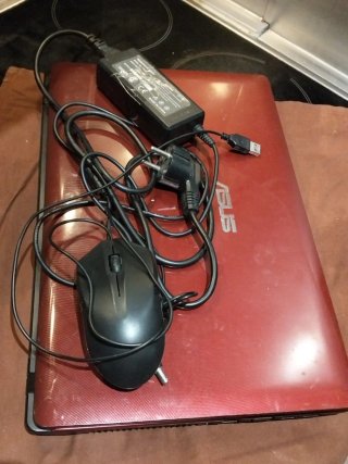 Portátil Asus Rojo