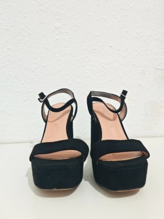 Tacones negros plataforma