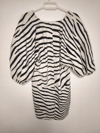 Vestido corto cebra H&M - Talla S