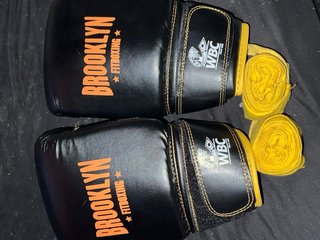 Guantes y vendas de boxeo