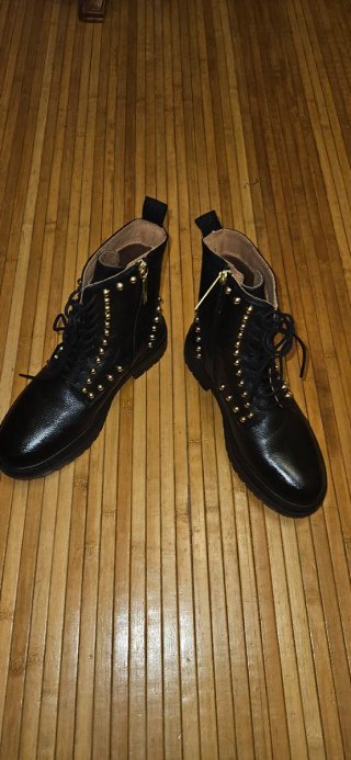 Botines Gioseppo.Talla 37.Negros con Tachuelas.