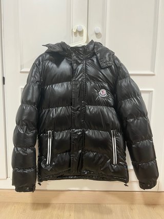 Chaquetón de plumas Moncler negro