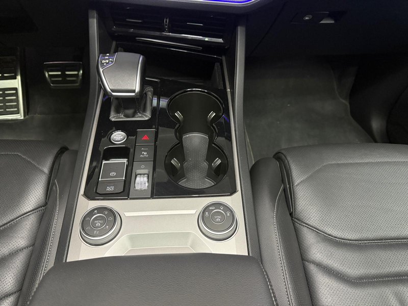 Volkswagen Touareg 2024, foto 26