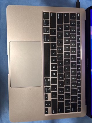 MacBook Air 2020 Intel i5 8GB RAM 512GB SSD