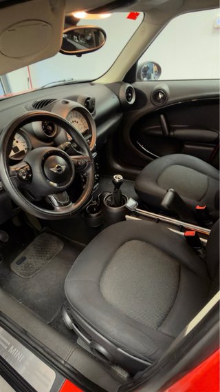 Mini Countryman unico y llamativo