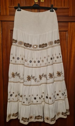Falda larga ibicenca blanca