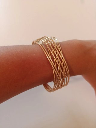 Pulsera brazalete dorado multicapa