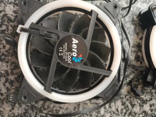Pack 3 Ventiladores Aerocool Rev RGB 120mm + Split