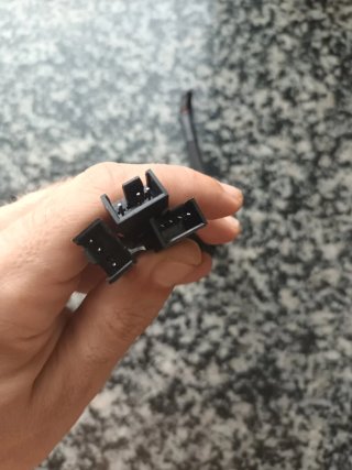 Pack 3 Ventiladores Aerocool Rev RGB 120mm + Split