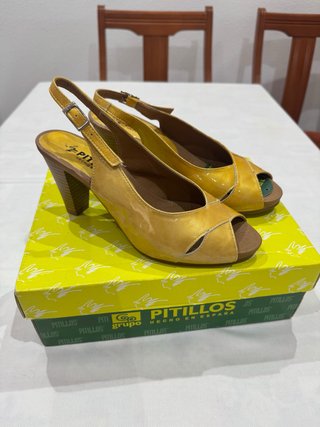 Zapatos de tacón Pitillos amarillos