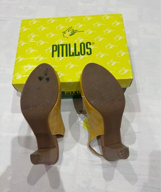 Zapatos de tacón Pitillos amarillos
