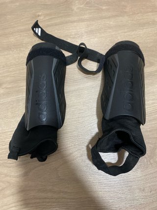 Espinilleras Adidas Negras