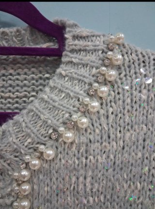 Chaqueta de punto con perlas