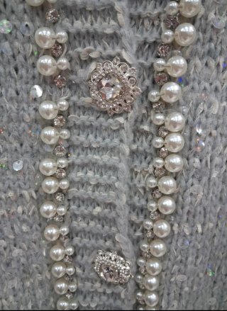 Chaqueta de punto con perlas