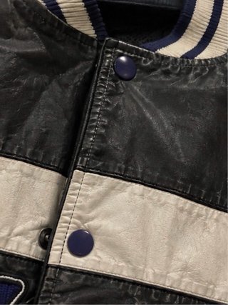 Chaqueta bomber racing negra y azul
