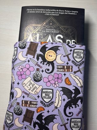 Funda Libro Empireo Alas de Sangre