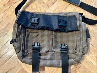 Maletín bolsa tipo bandolera portátil Eastpak
