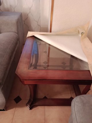 Muebles antiguos con repisa de mármol