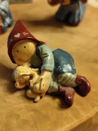 Set de 5 Figuras de Gnomos con Bebés