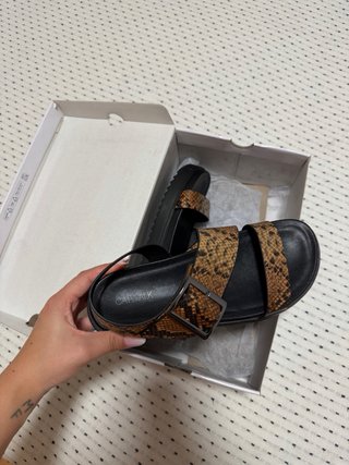 Sandalias planas de mujer