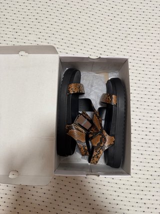 Sandalias planas de mujer