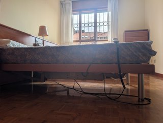 Cama geriátrica con colchón