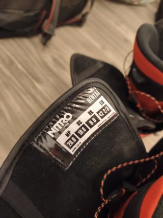 Botas de Snowboard Nitro Negras y Naranjas