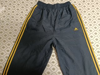 Conjunto Adidas Gris y Amarillo